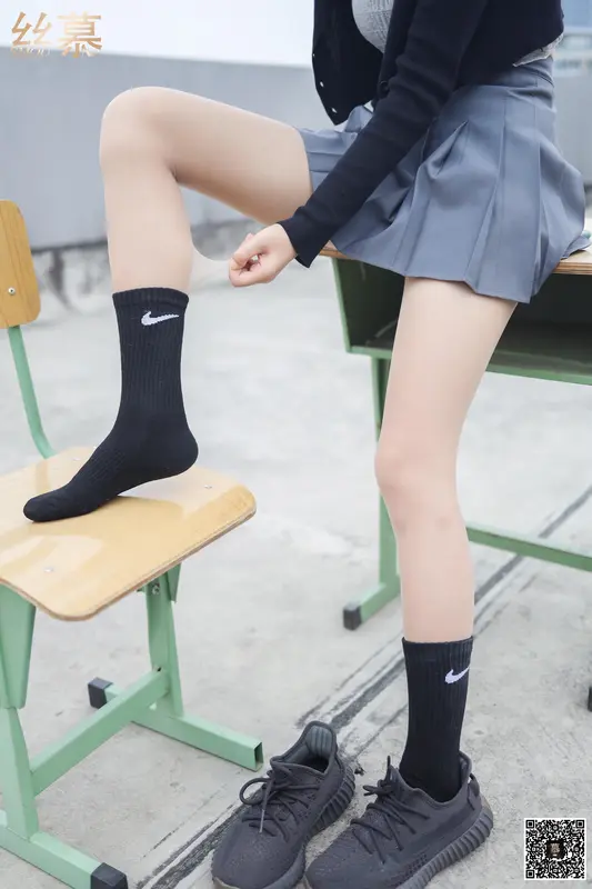 丝慕写真 - SM288 天天一元 米朵《天台玩丝两姐妹》 2